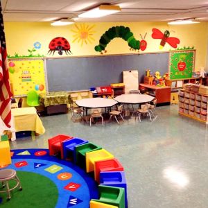 Kids Learning and Play Area with Carpet Rugs and Wall Murals Manufacturers in Delhi