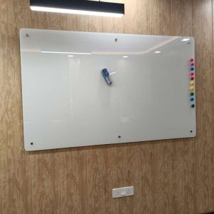 White Board Rectangular Wall Mount Durable and Long Lasting Manufacturers in Delhi